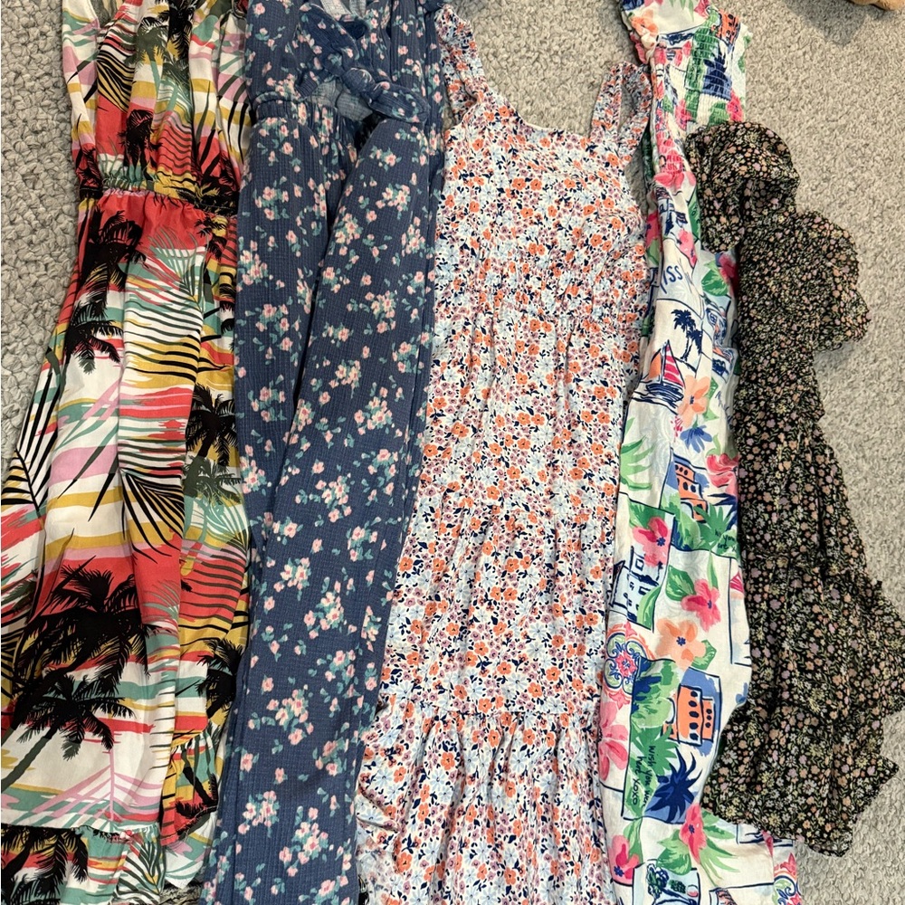 Girls size 8 mixed lot-dresses and jumpers